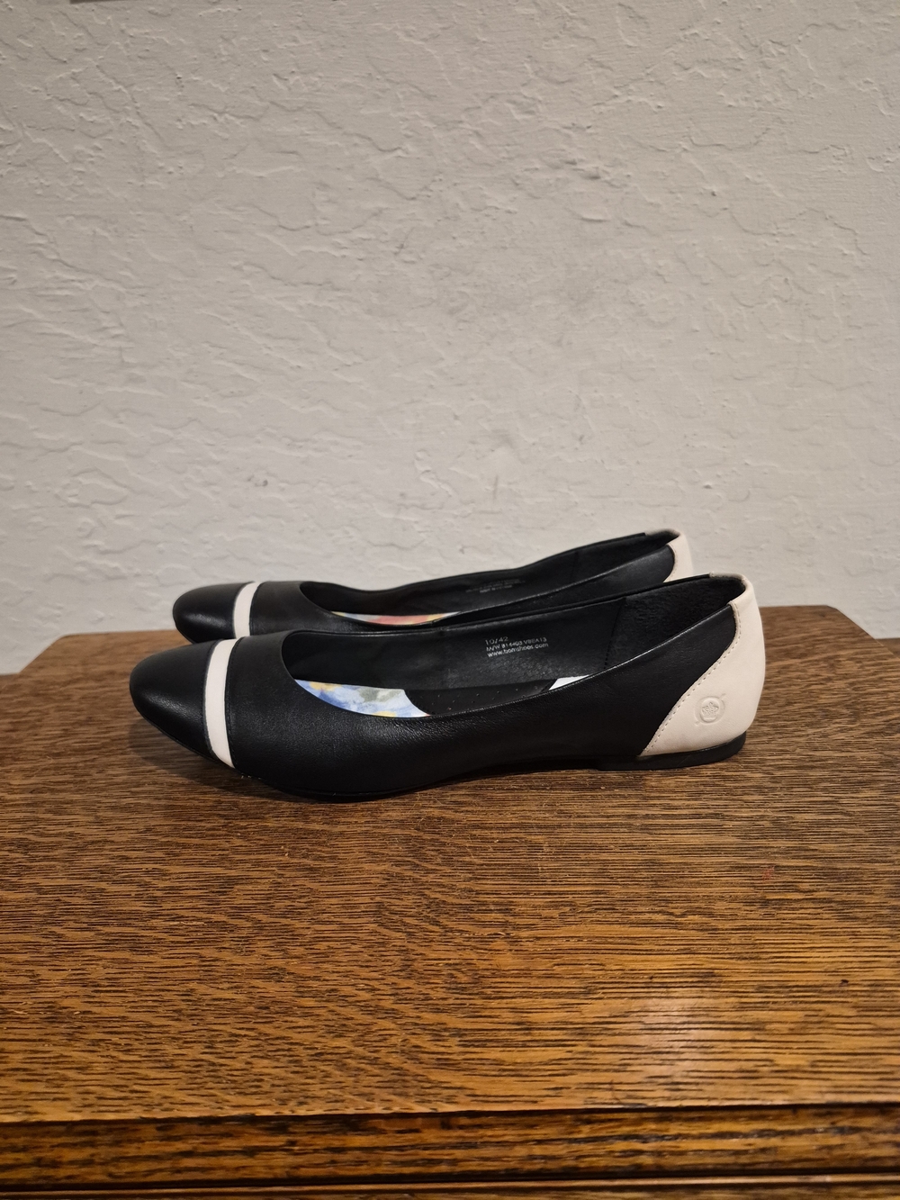 Born Flat Slip Ons Cap Toe Shoes
Women's Size 10